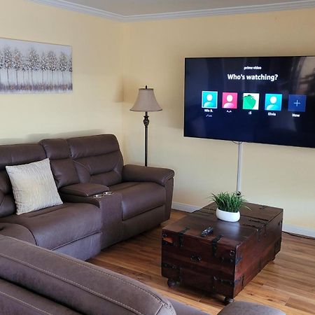 Valley Gem, Spacious 5 Bedroom 3 Bath, Sleeps 11 Los Angeles Exterior photo